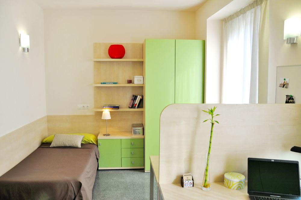 Residencia Universitaria Resa Damia Bonet บาเลนเซีย ภายนอก รูปภาพ