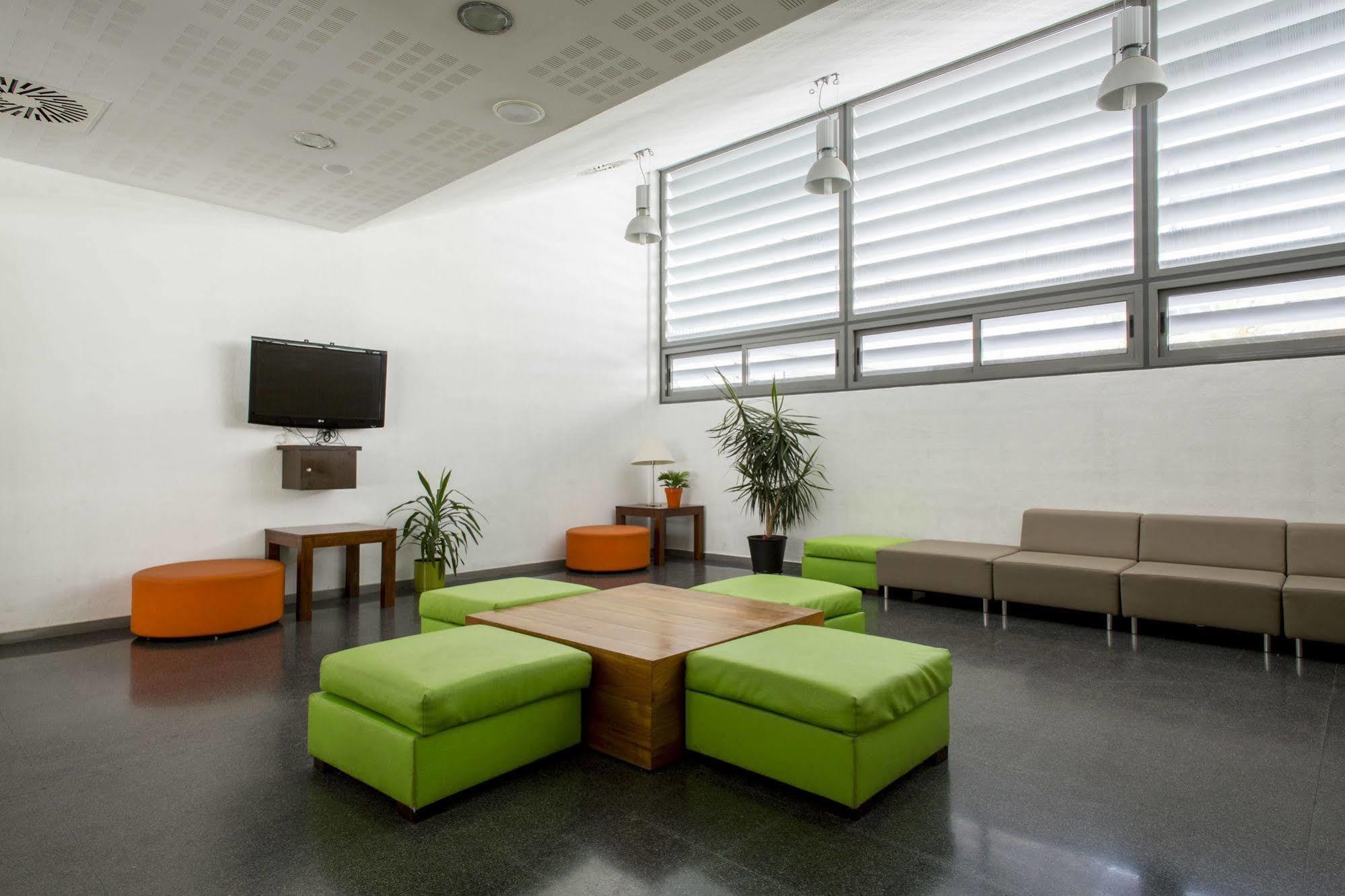 Residencia Universitaria Resa Damia Bonet บาเลนเซีย ภายนอก รูปภาพ