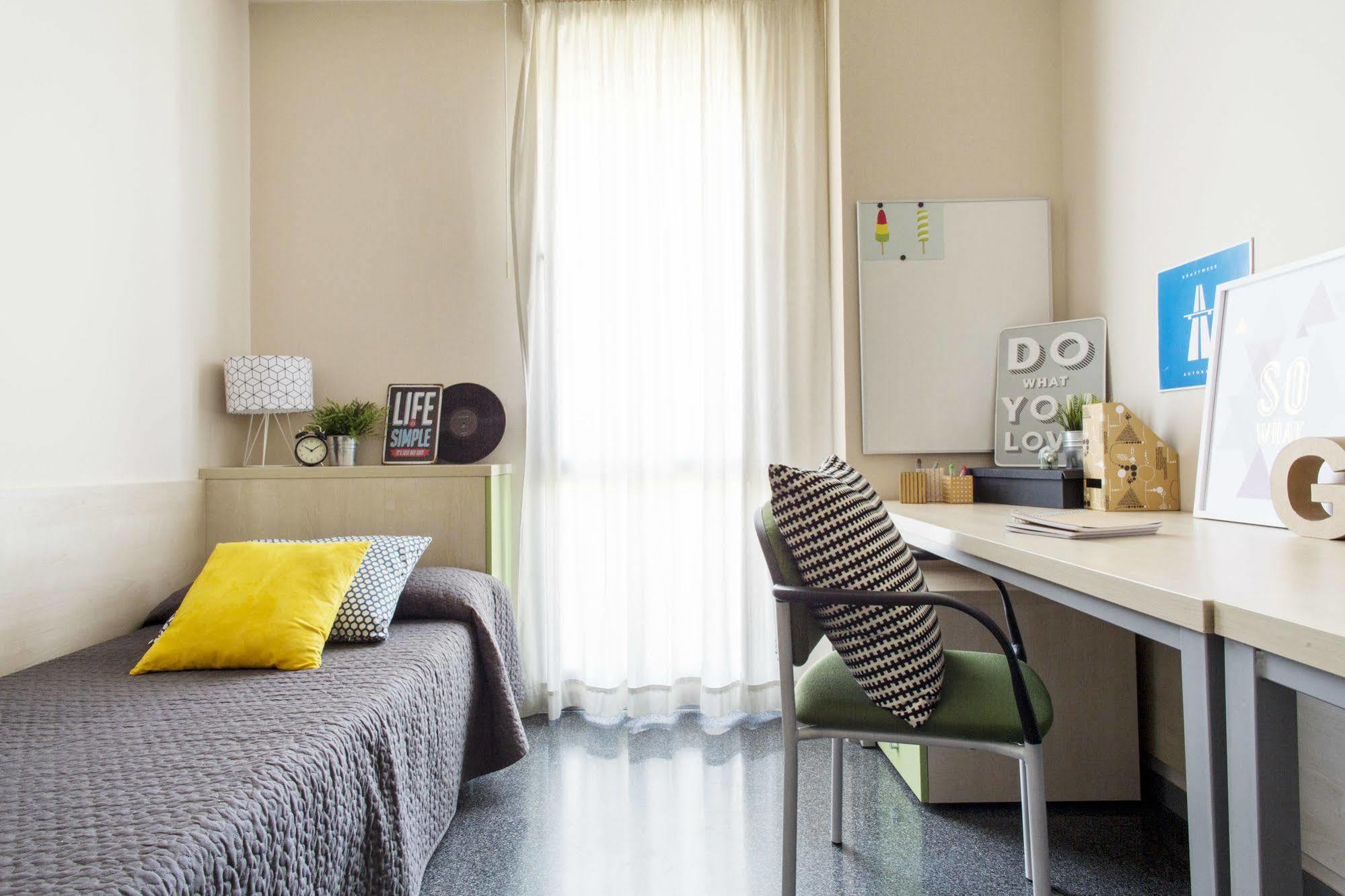 Residencia Universitaria Resa Damia Bonet บาเลนเซีย ภายนอก รูปภาพ