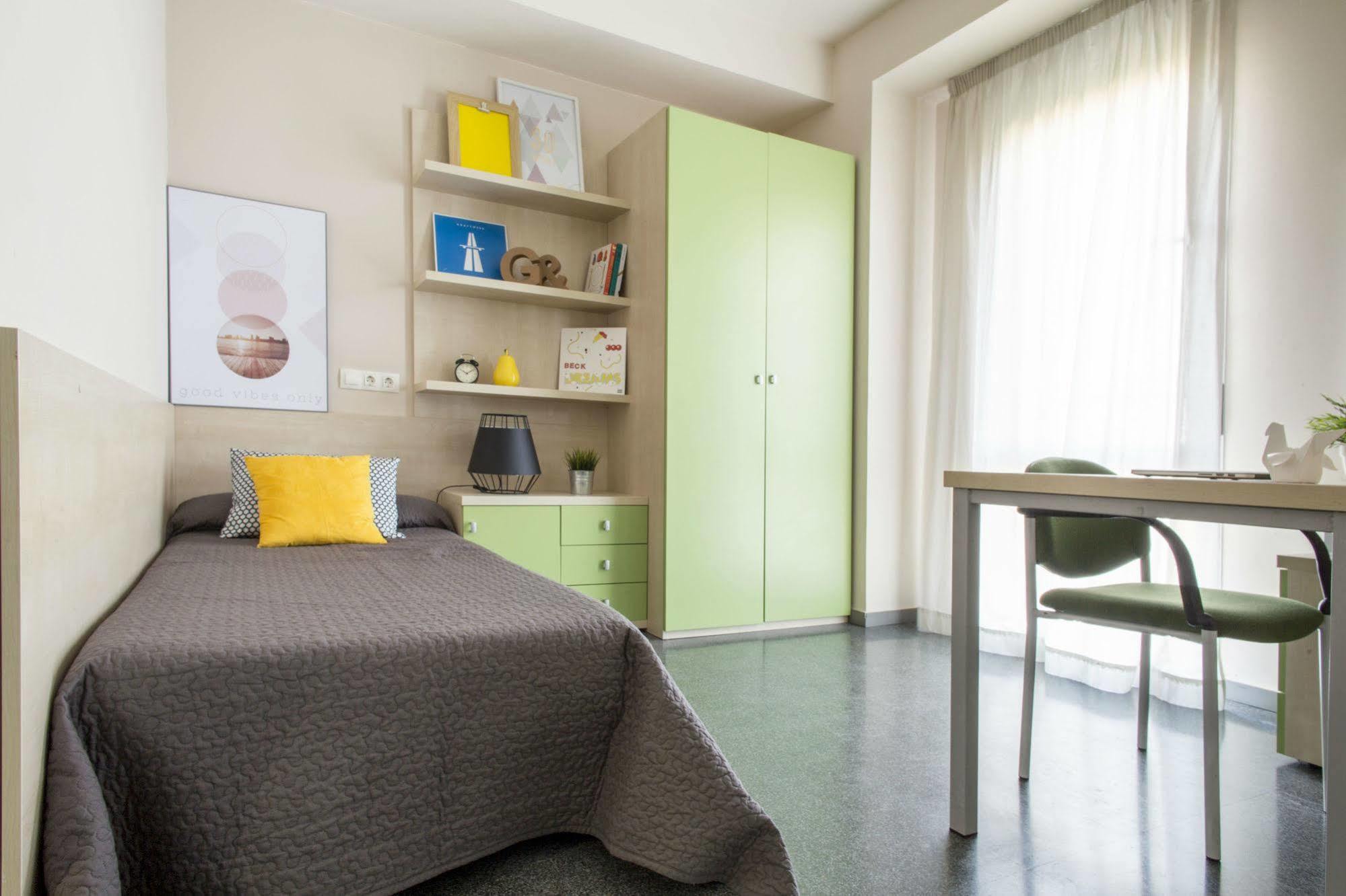Residencia Universitaria Resa Damia Bonet บาเลนเซีย ภายนอก รูปภาพ