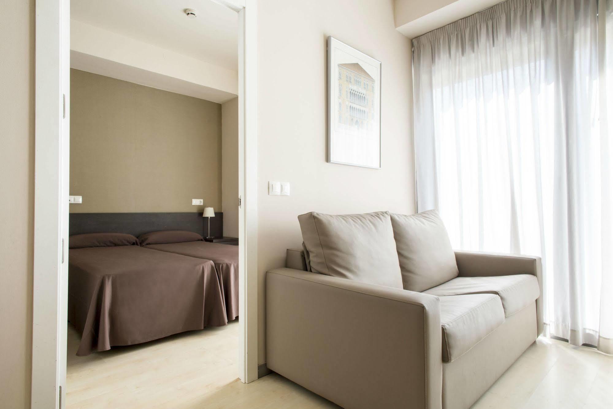 Residencia Universitaria Resa Damia Bonet บาเลนเซีย ภายนอก รูปภาพ