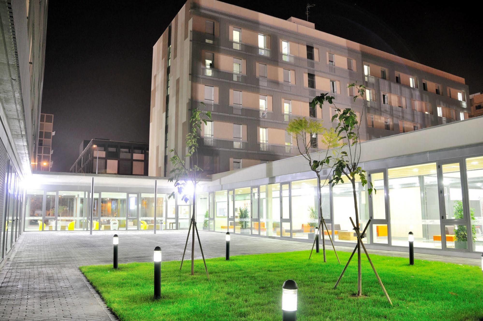 Residencia Universitaria Resa Damia Bonet บาเลนเซีย ภายนอก รูปภาพ